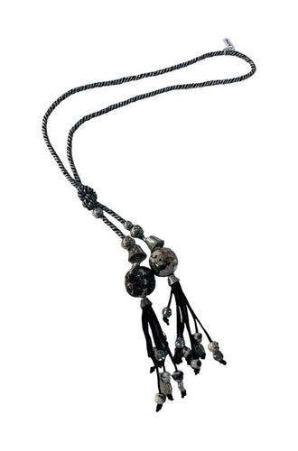 boho-chique zwarte touw halsketting met natuursteen kralen - Mona