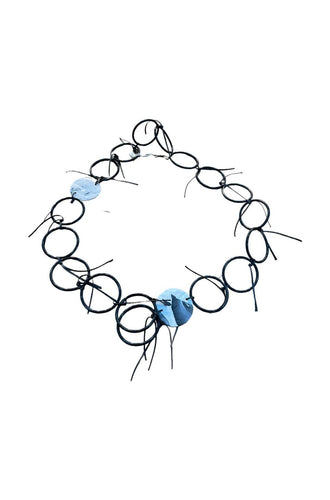 artistieke cirkel halsketting met blauwe accentsteen - hk123 - Heike