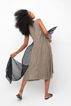 Load image into Gallery viewer, elegante midi-jurk met luchtige onderlaag 840864 - Ozai N Kü