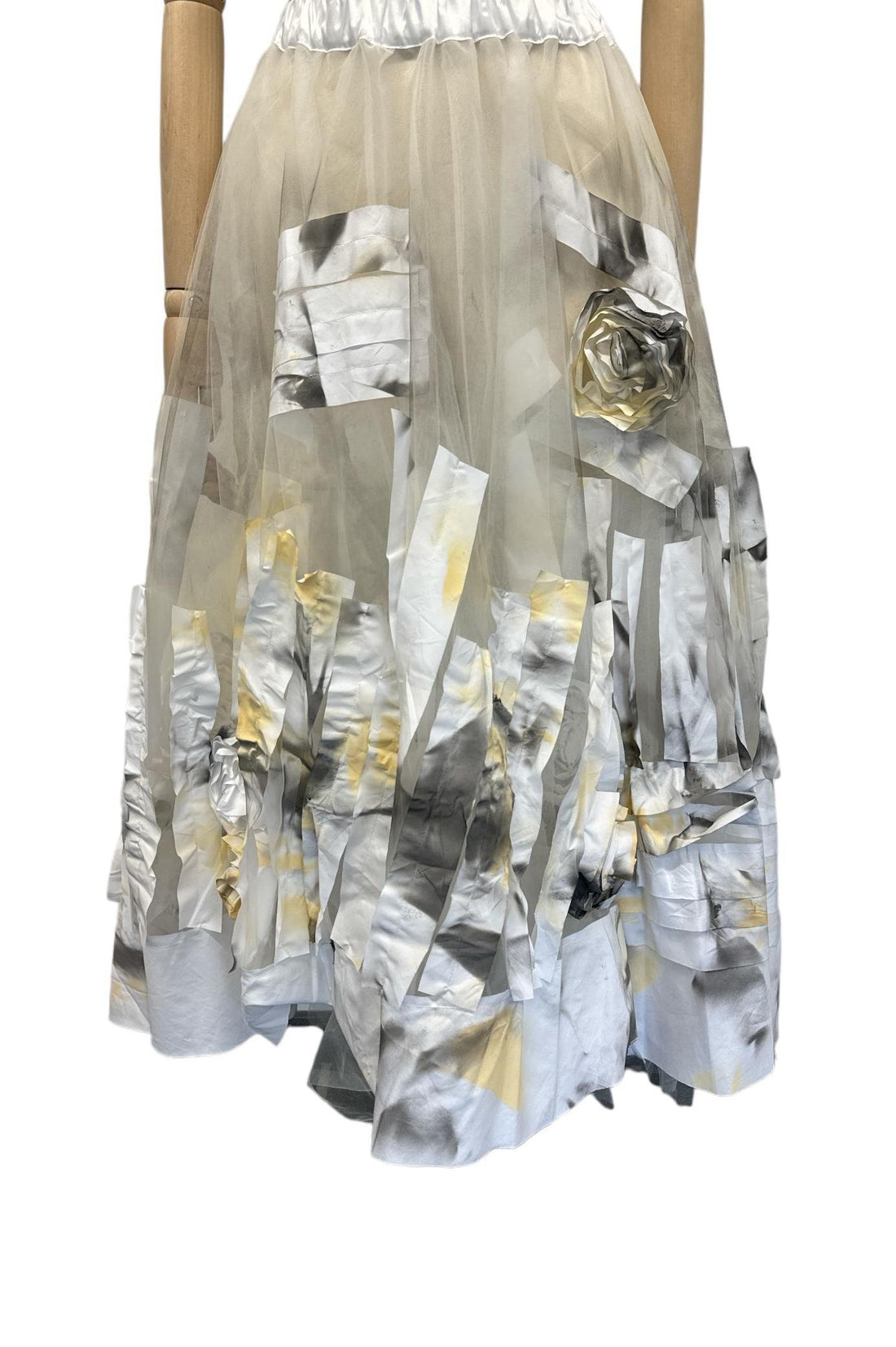 chique gelaagde rok met bloemendetails p24g0221 - Working Overtime