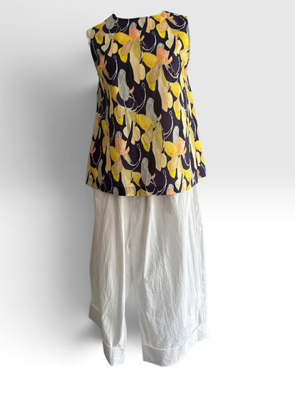 geprinte mouwloze bloementop 260154 - wendy trendy