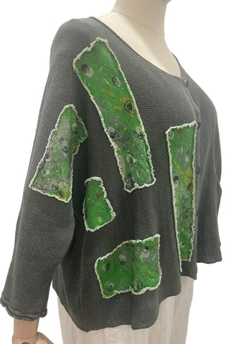 damesvest met groene abstracte patronen en knoopsluiting - model 66154-bla189 - Grizas