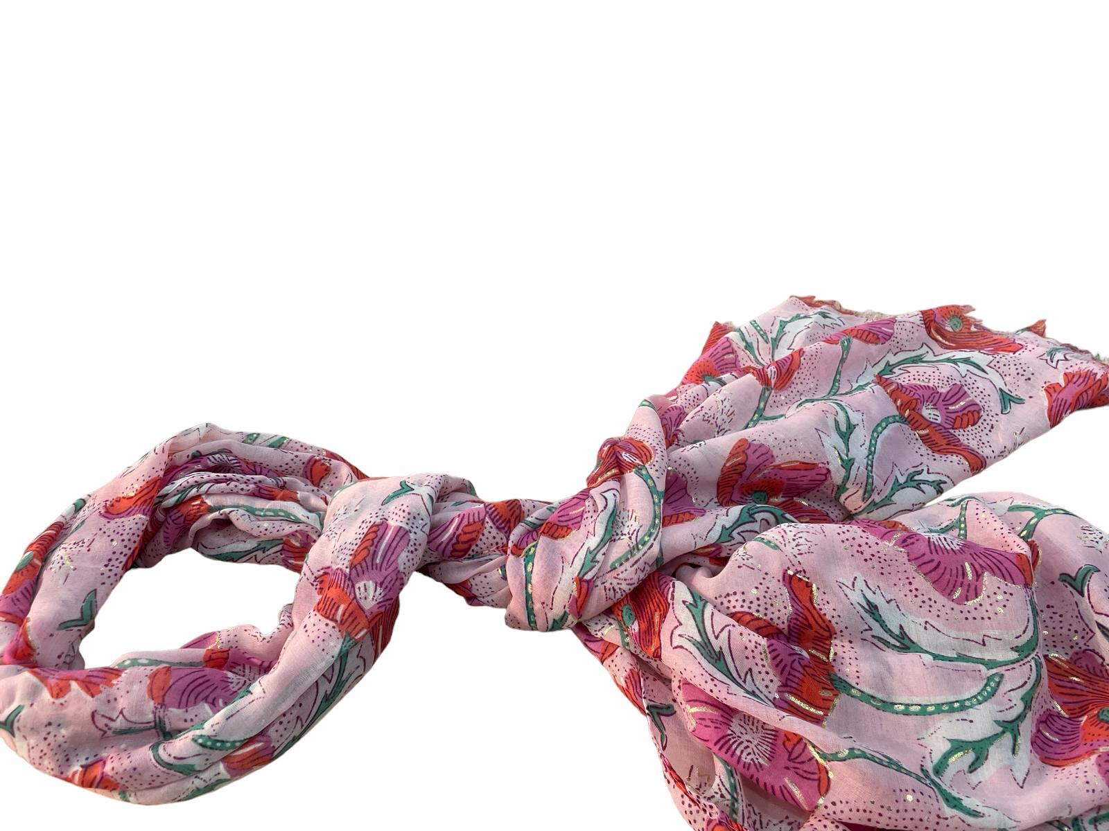 vrolijke sjaal met exotische print - artikel 00027842 - Alexandr&