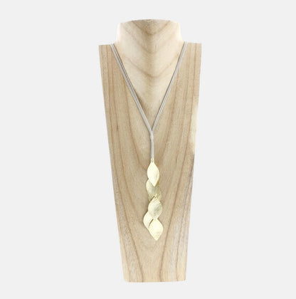 halsketting met gelaagde bladvormige hangers 14132 - Rosanna de la Riva