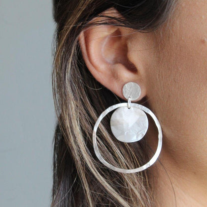 gehamerde cirkel oorbellen design 11758 - Rosanna de la Riva