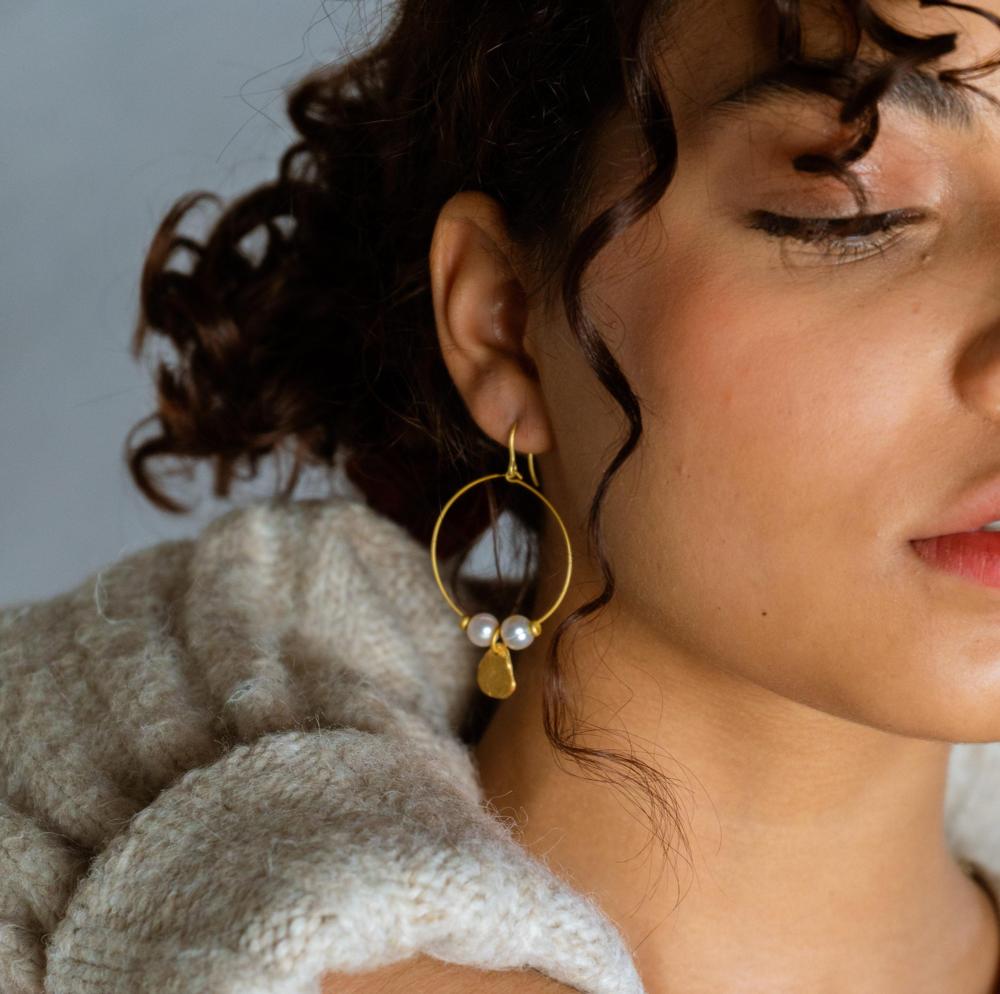 elegante oorringen met parelaccenten 13815 - Rosanna de la Riva